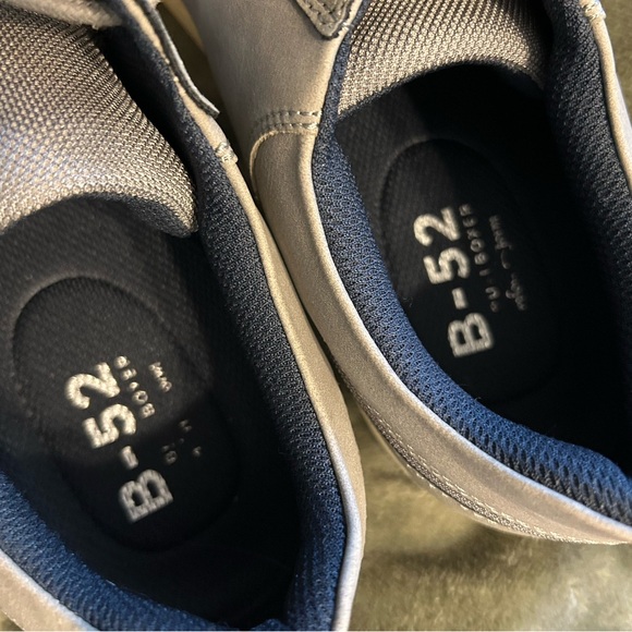 Gray lace up shoes. Casual or dress them up - Picture 2 of 5